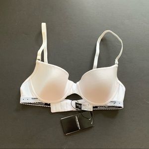 Emporio Armani Lightly Lined Bra 32B NWT